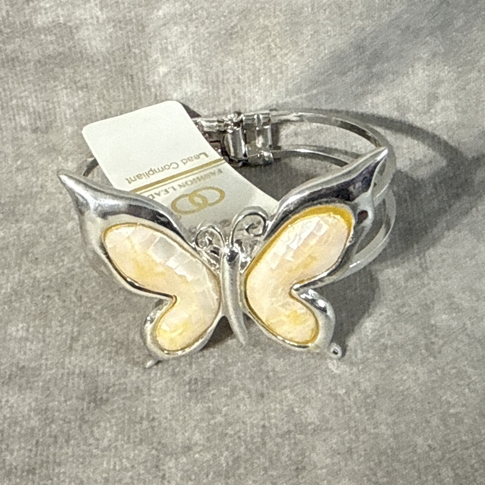 Fashion Leader Bangle Bracelet Silvertone Faux Mother Of Pearl